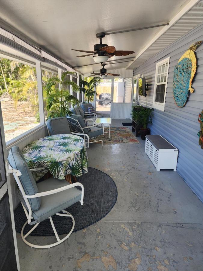 So Coastal! Pet Friendly And Free Early Check In!