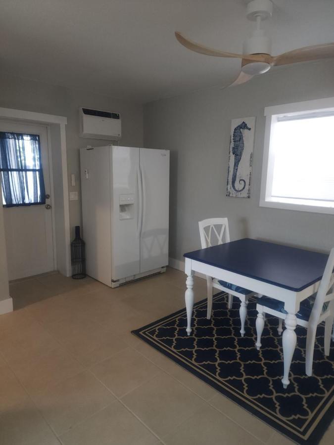 So Coastal! Pet Friendly And Free Early Check In! * Fort Myers